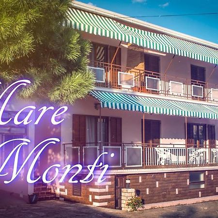 Apartments And Rooms Mare-Monti Starigrad Paklenica Bagian luar foto