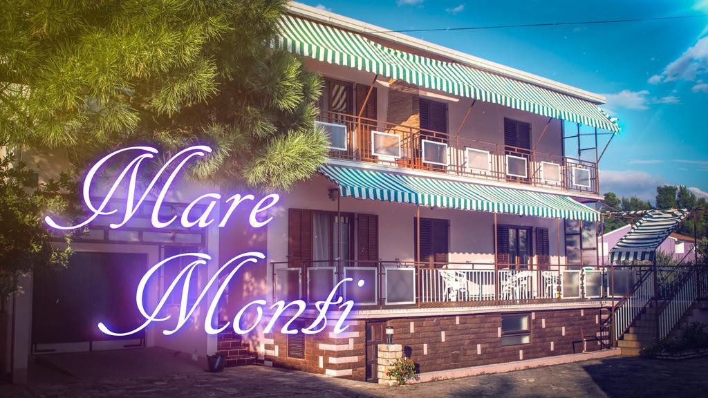 Apartments And Rooms Mare-Monti Starigrad Paklenica Bagian luar foto