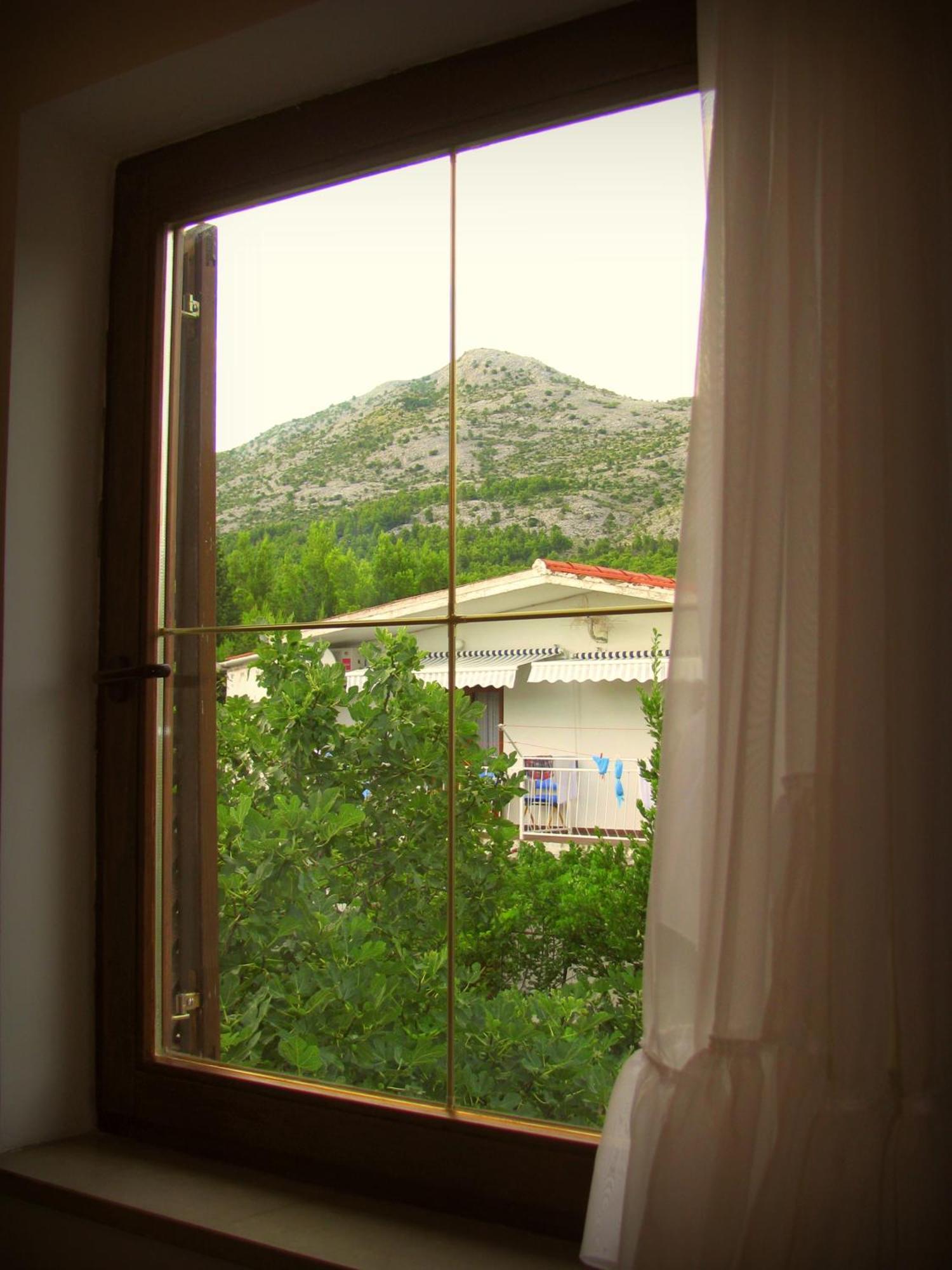 Apartments And Rooms Mare-Monti Starigrad Paklenica Ruang foto